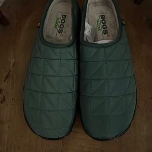 Bogs Bloom Women’s slipper/shoe brand new. size 7.